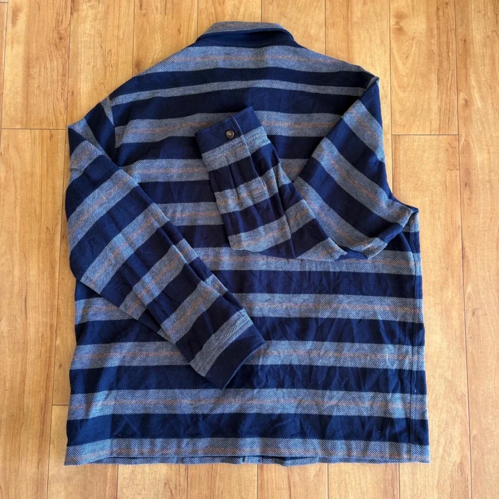 J by J Crew Men's Navy‎ Blue Gray Stripe Long Sleeve Button Up Shirt Jacket